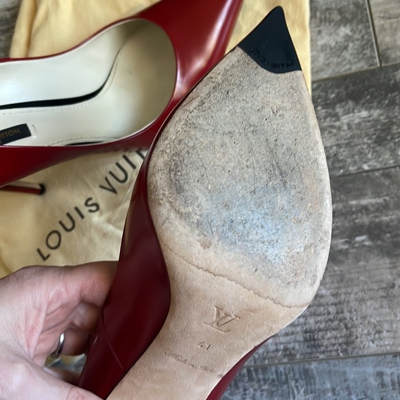 Louis Vuitton Red Stilettos size 41 - Picture 8 of 9